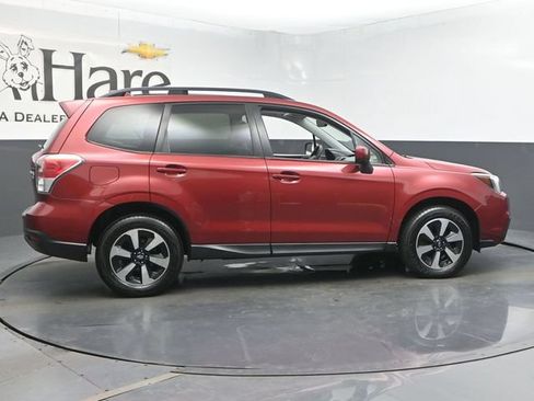 Used 2017 Subaru Forester 2.5i Premium w/ All-Weather Package AWD/4WD image 37