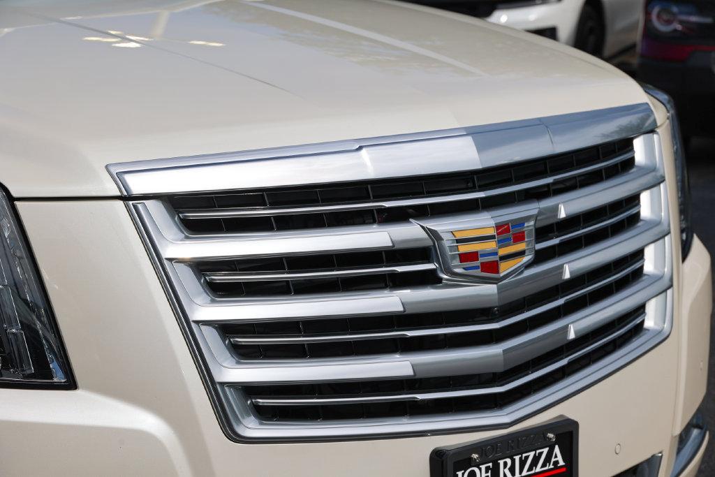 Used 2015 Cadillac Escalade Platinum AWD/4WD image 22