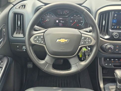 Used 2022 Chevrolet Colorado Z71 w/ Safety Package RWD image 15