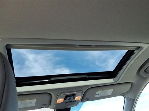 Used 2020 Toyota Sienna image 9