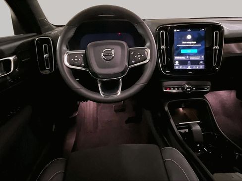 Used 2023 Volvo XC40 Recharge Ultimate w/ Protection Package Premier AWD/4WD image 5