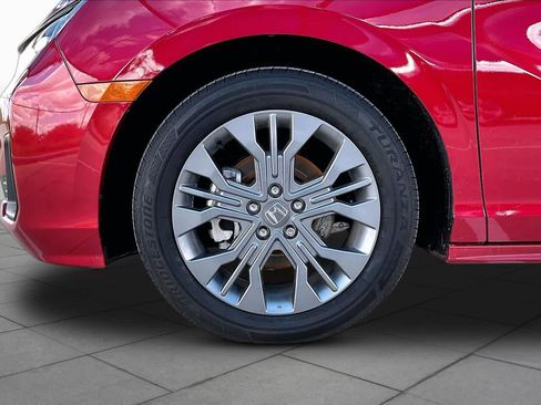 Used 2026 Honda Odyssey Touring image 11