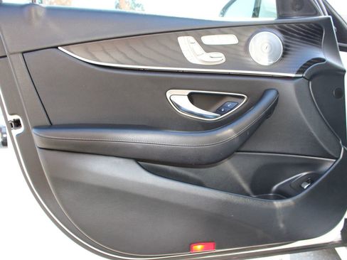 Used 2019 Mercedes-Benz E 300 image 8