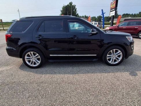 Used 2016 Ford Explorer XLT w/ Equipment Group 201A AWD/4WD image 3