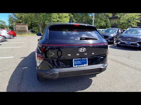 Certified 2024 Hyundai Kona SEL AWD/4WD image 7