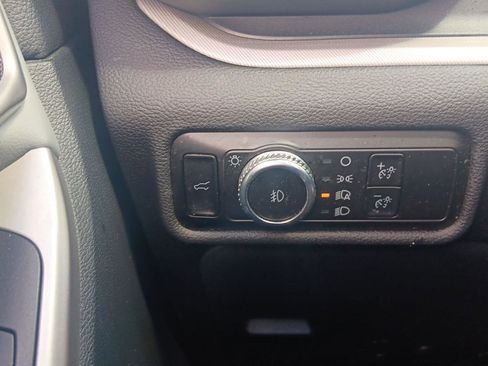 Used 2023 Ford Explorer XLT w/ Equipment Group 202A AWD/4WD image 21