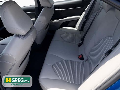 Used 2018 Toyota Camry SE FWD image 11