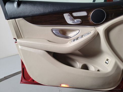 Used 2018 Mercedes-Benz GLC 300 image 30