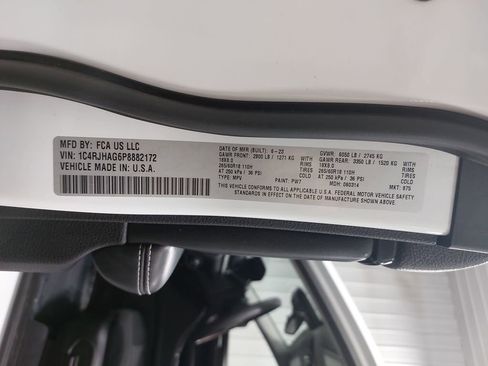 Used 2023 Jeep Grand Cherokee Laredo AWD/4WD image 34