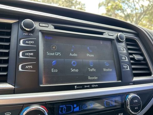 Used 2018 Toyota Highlander Plus image 32