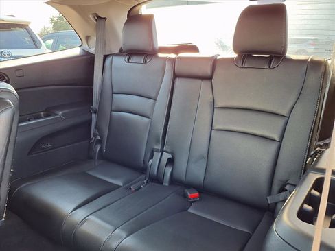 Certified 2022 Honda Pilot Touring image 19