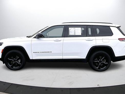 Used 2021 Jeep Grand Cherokee L Laredo image 6