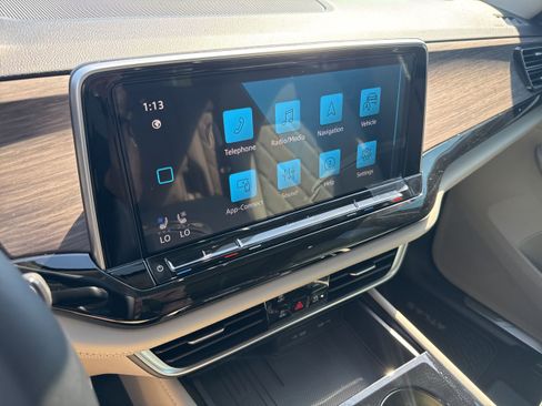 New 2026 Volkswagen Atlas SEL Premium R-Line AWD/4WD image 18