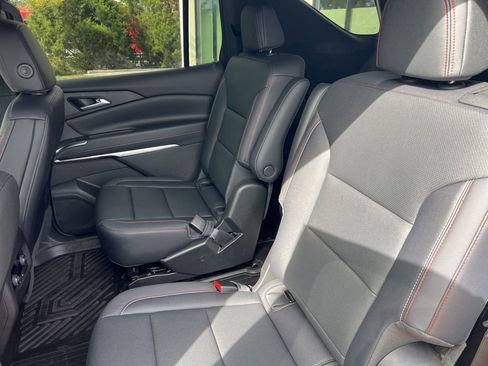 Used 2026 Chevrolet Traverse Z71 image 15