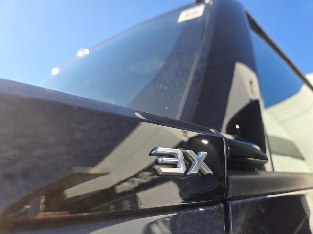 New 2026 GMC Hummer EV SUV w/ LPO, Dark Essentials Package AWD/4WD image 7