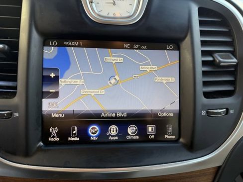 Used 2016 Chrysler 300 C Platinum w/ Safetytec Plus Group image 25