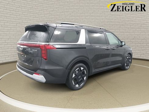 New 2026 Kia Carnival EX FWD image 5