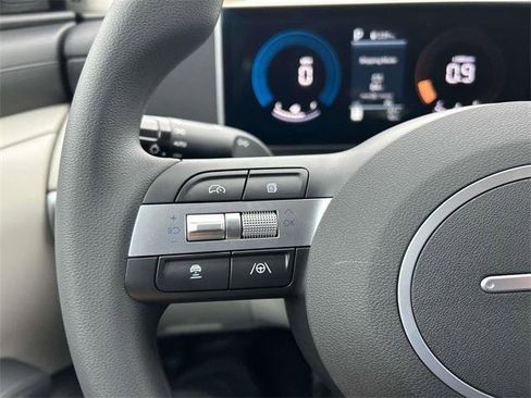 New 2026 Hyundai Tucson SE image 8