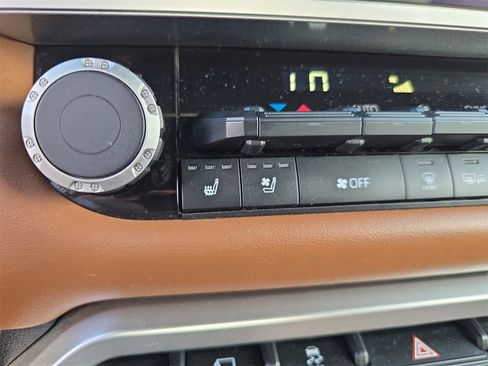 Used 2023 Toyota Tundra 1794 Edition image 20