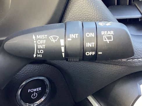 Used 2025 Toyota RAV4 XLE AWD/4WD image 24