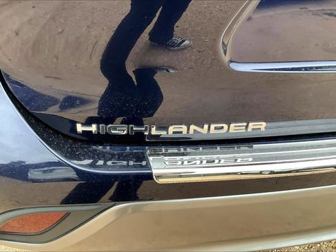 Used 2021 Toyota Highlander Platinum AWD/4WD image 31