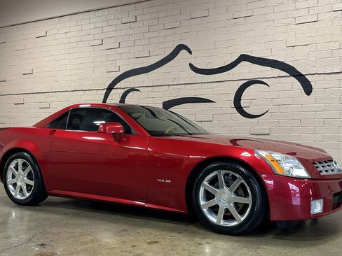 Used 2005 Cadillac XLR image 3