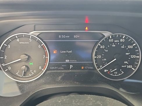 Used 2024 Nissan Rogue SV AWD/4WD image 2