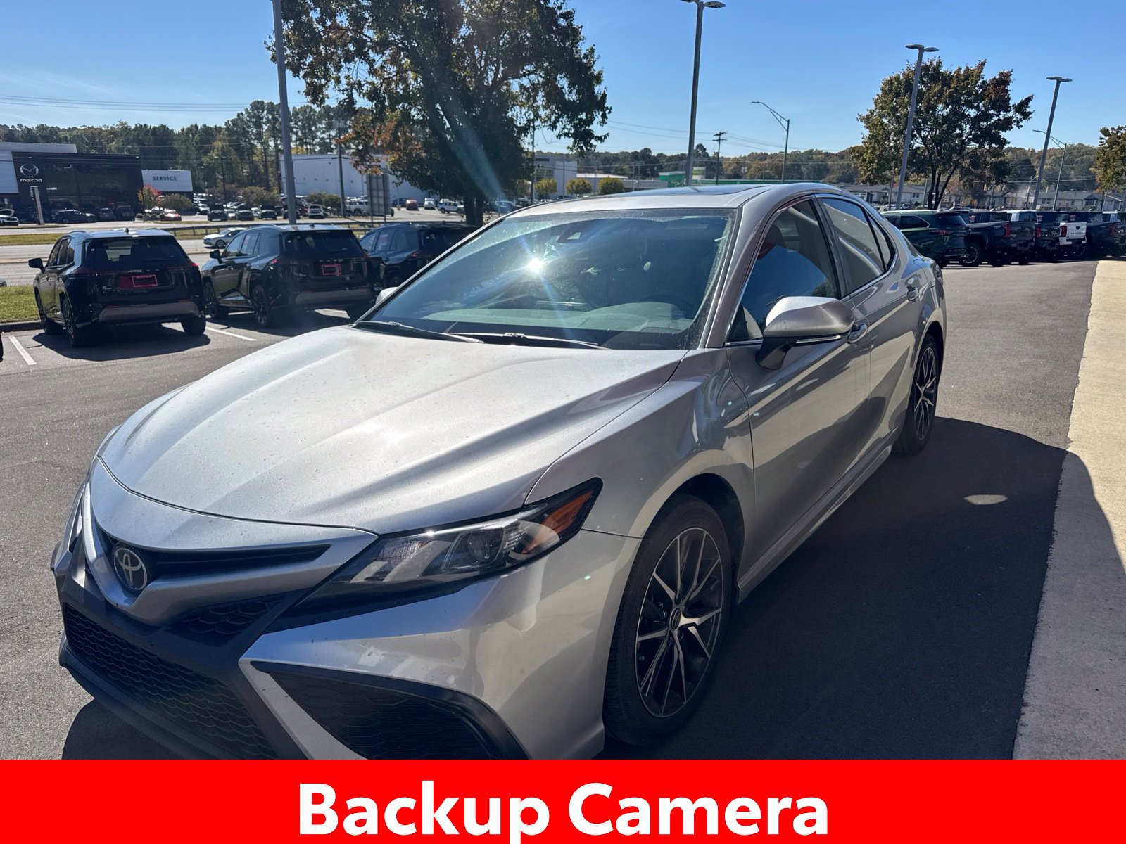 Used 2022 Toyota Camry SE w/ Convenience Package FWD image 8