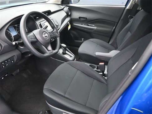 New 2025 Nissan Kicks Play S image 9