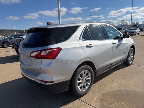 Used 2020 Chevrolet Equinox LT image 3