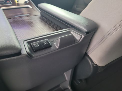 Used 2022 Toyota Sienna LE FWD image 14