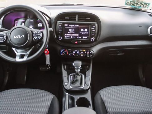 Used 2024 Kia Soul LX w/ Option Group 015 image 16