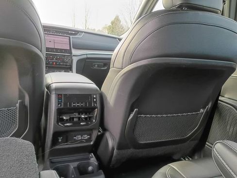 Used 2024 Jeep Grand Cherokee L Limited w/ Luxury Tech Group II image 22