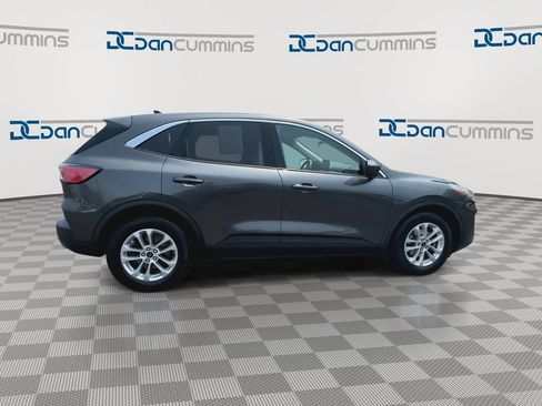 Used 2020 Ford Escape SE FWD image 9