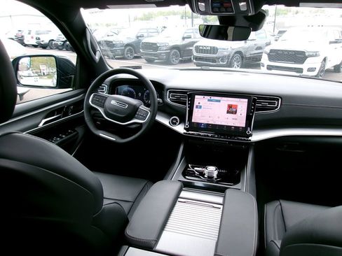 New 2026 Jeep Grand Wagoneer Limited AWD/4WD image 11