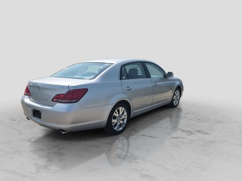 Used 2008 Toyota Avalon XLS FWD image 8