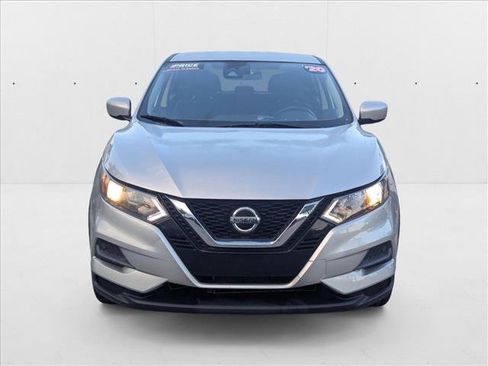 Used 2020 Nissan Rogue Sport S image 2