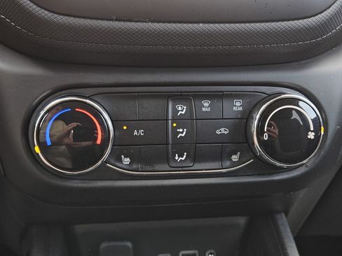 Used 2023 Chevrolet TrailBlazer LT FWD image 15
