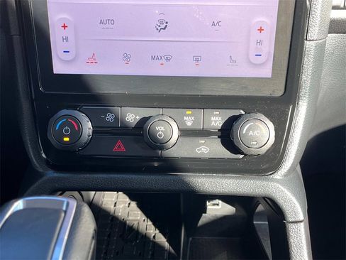 Used 2025 Ford Ranger XLT w/ Equipment Group 301A High image 33