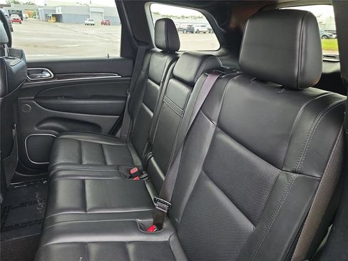 Used 2018 Jeep Grand Cherokee Overland AWD/4WD image 14