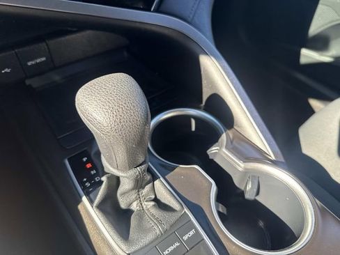 Used 2022 Toyota Camry LE image 23