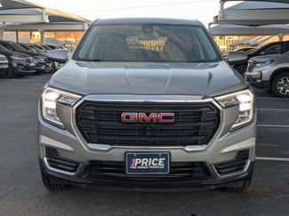 Used 2024 GMC Terrain SLE video 2