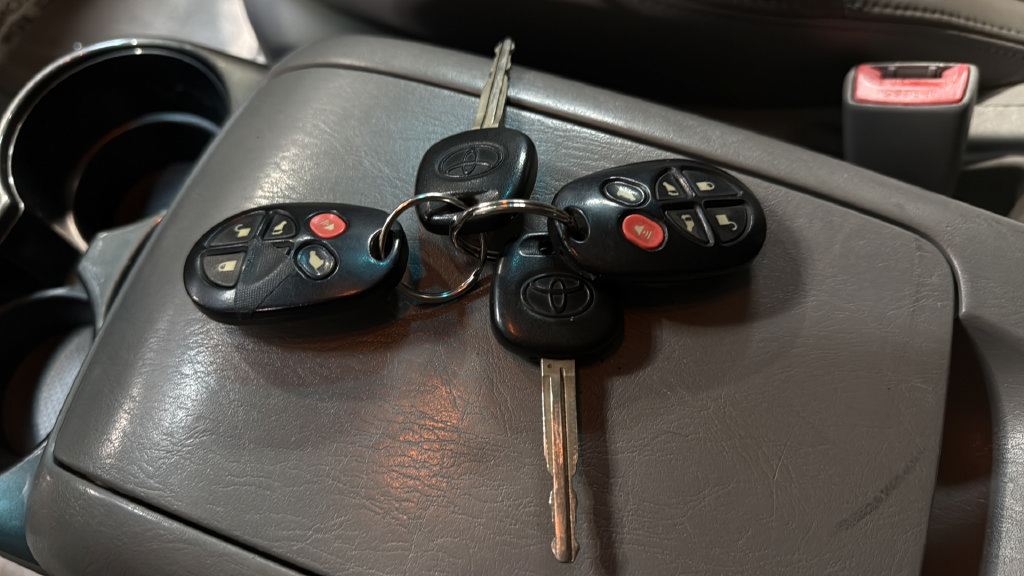 Used 2004 Toyota Sienna XLE w/ XLE Pkg 14 FWD image 25