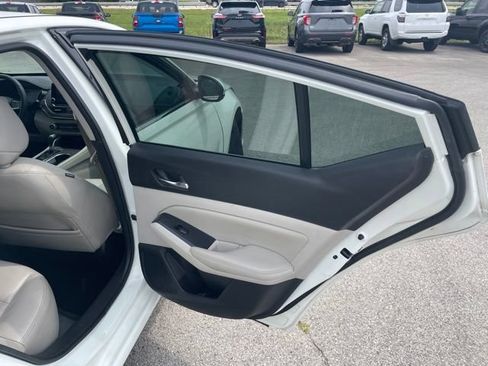 Used 2019 Nissan Altima 2.5 Platinum FWD image 47
