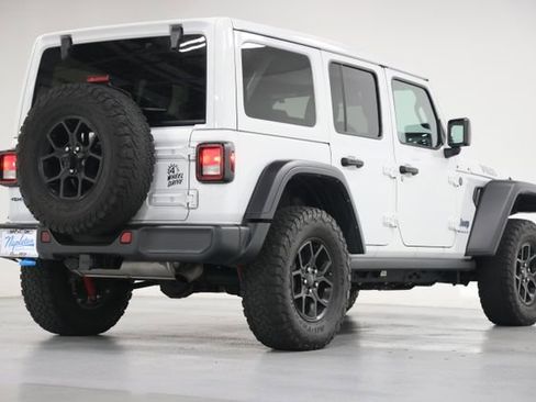 Used 2024 Jeep Wrangler Unlimited AWD/4WD image 15