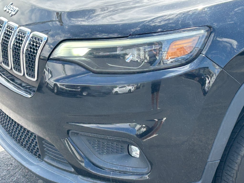 Used 2019 Jeep Cherokee Latitude Plus w/ Comfort/Convenience Group AWD/4WD image 12