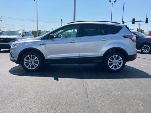 Used 2018 Ford Escape SE FWD image 4