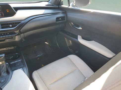 Used 2021 Lexus UX 200 w/ Accessory Package (Z1) image 15
