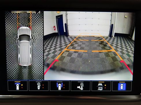 Used 2024 GMC Yukon Denali image 16