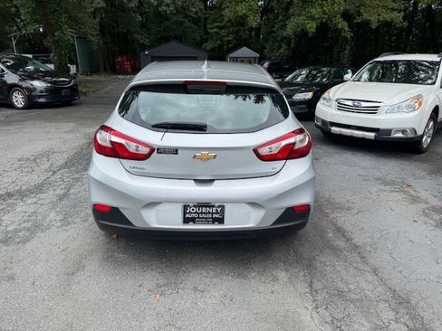 Used 2017 Chevrolet Cruze LT w/ Convenience Package image 9